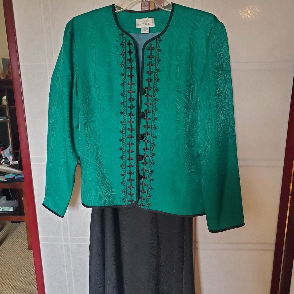 Adriana Papell Green with Black Embroidery Silk jacket and Skirt, sz 12